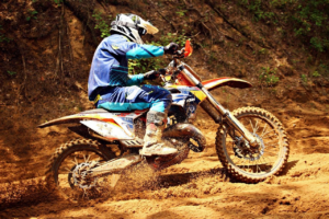 Le parcours pour homologuer une moto cross : conseils d’antoine le pilote